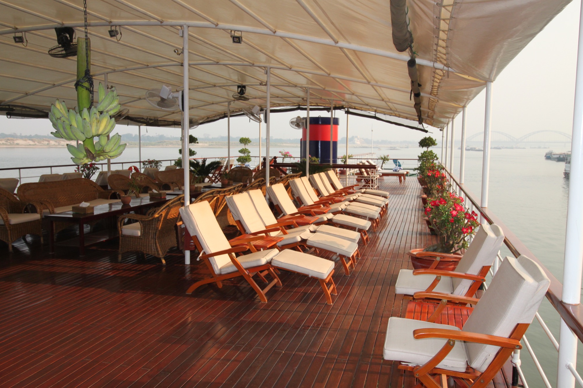 Pandaw RV Indochina Sun Deck 6.jpg